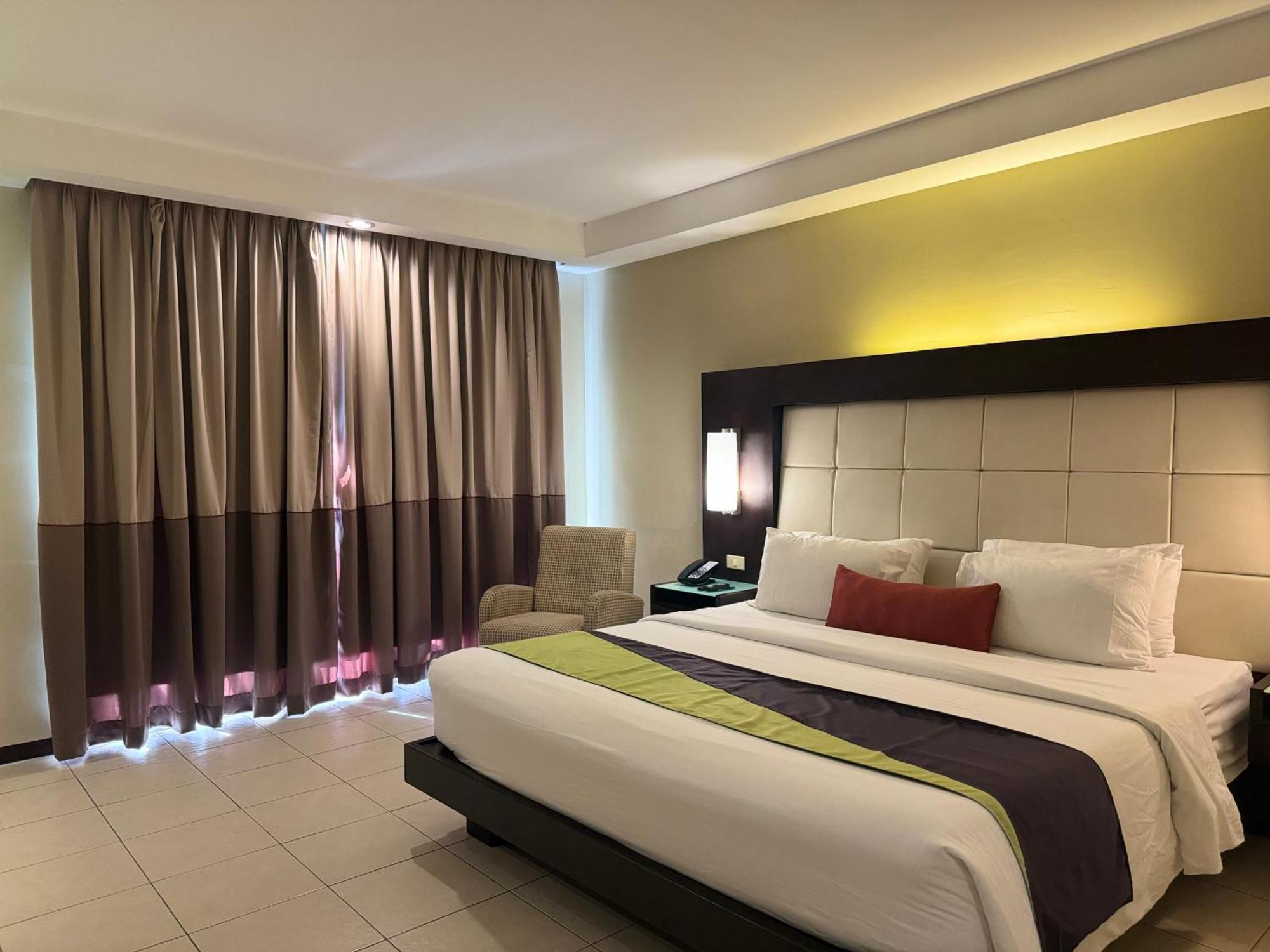 Circle Inn - Iloilo City Center Luaran gambar
